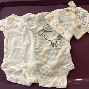 8 Piece Set Gerber White and Gray Bodysuits with Hats
